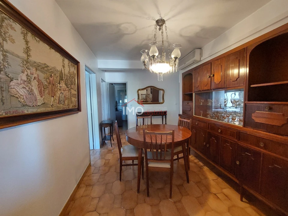 Apartamento T3 para Arrendamento em Sé e São Lourenço Foto 18