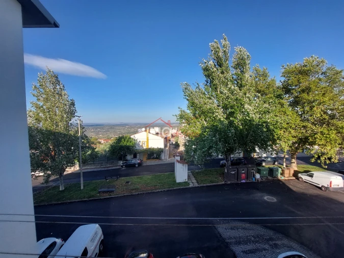 Apartamento T3 para Arrendamento em Sé e São Lourenço Foto 24