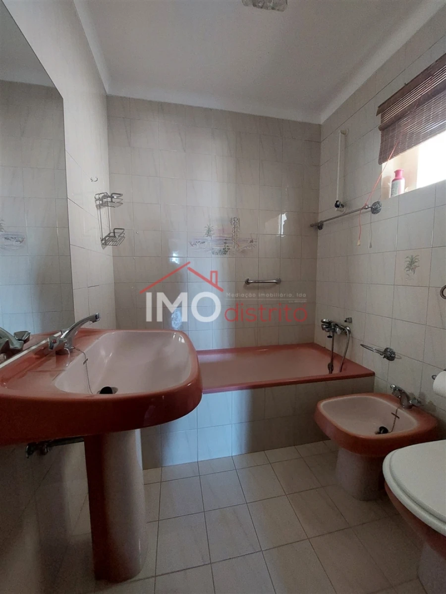 Apartamento T3 para Arrendamento em Sé e São Lourenço Foto 6