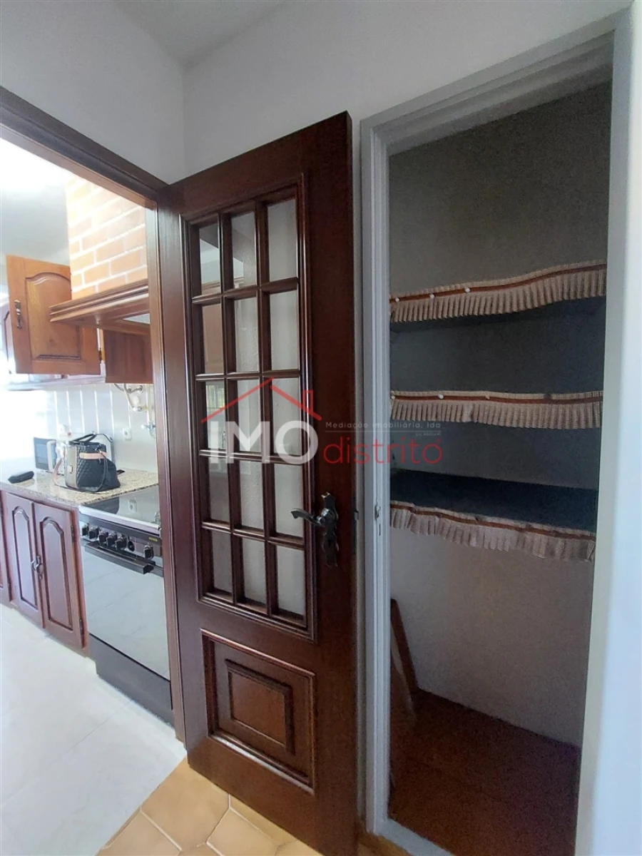 Apartamento T3 para Arrendamento em Sé e São Lourenço Foto 5