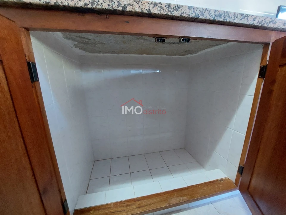 Apartamento T3 para Arrendamento em Sé e São Lourenço Foto 4