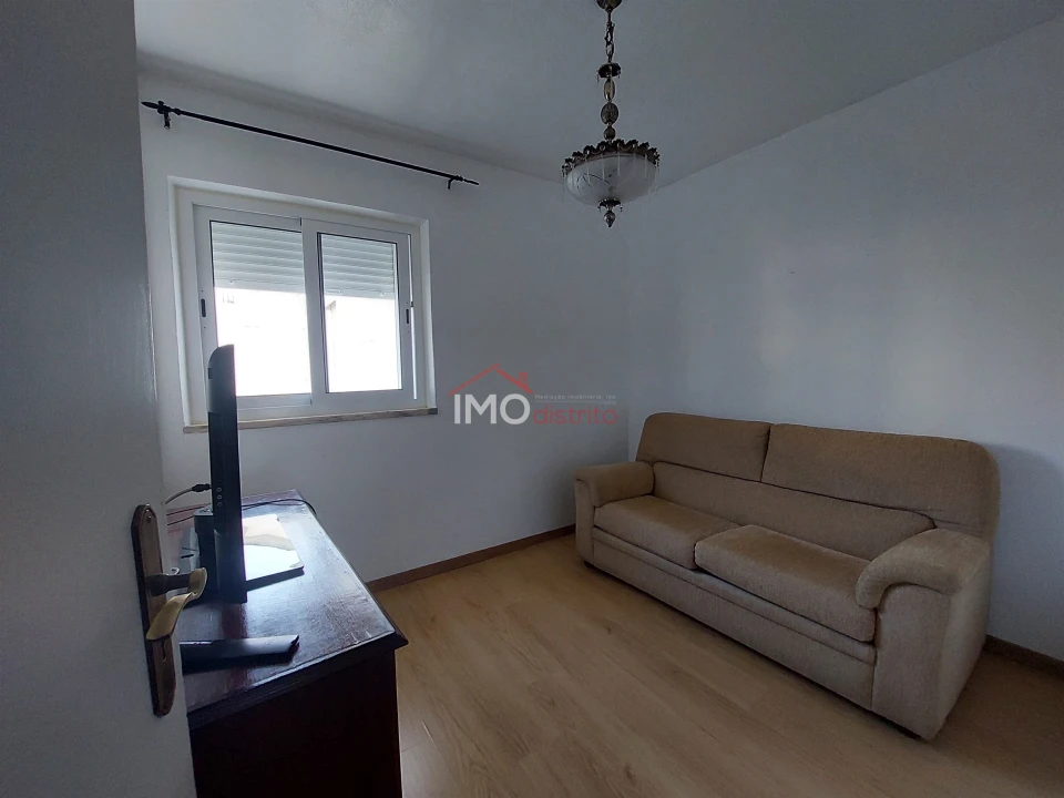 Apartamento T3 para Arrendamento em Sé e São Lourenço Foto 8