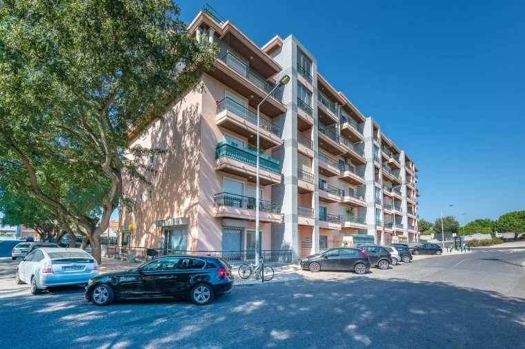 Apartamento T2 para Arrendamento em Alcabideche Foto 4