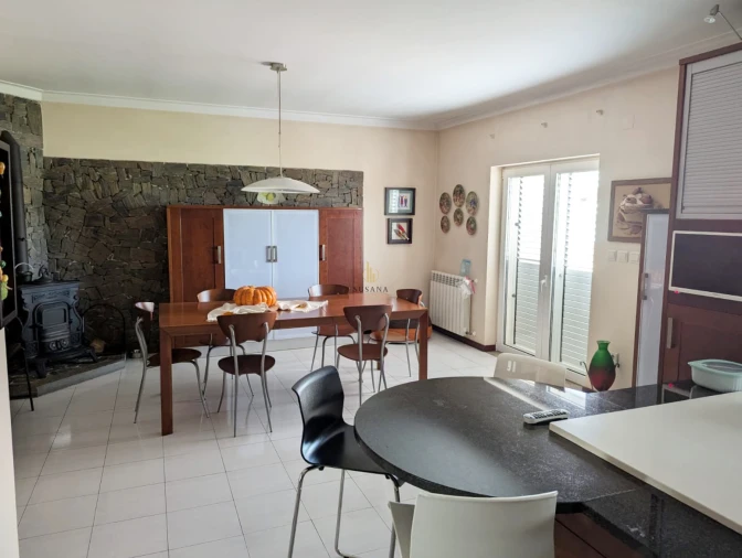 Moradia T4 para Venda em Tarouca e Dálvares Foto 23