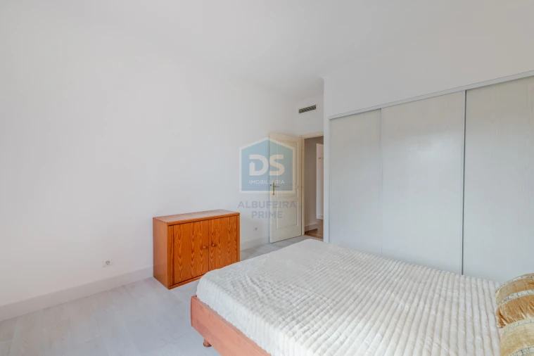 Apartamento T2 para Venda em Albufeira e Olhos de Água Foto 14