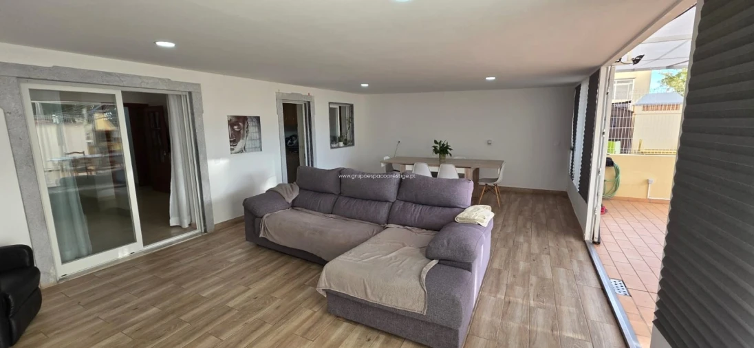 Apartamento T2 para Venda em Quelfes