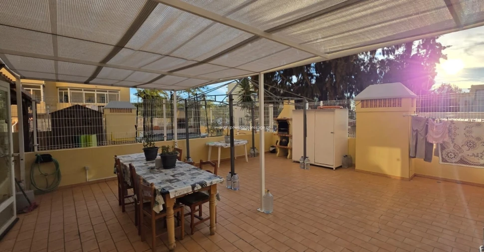 Apartamento T2 para Venda em Quelfes Foto 5