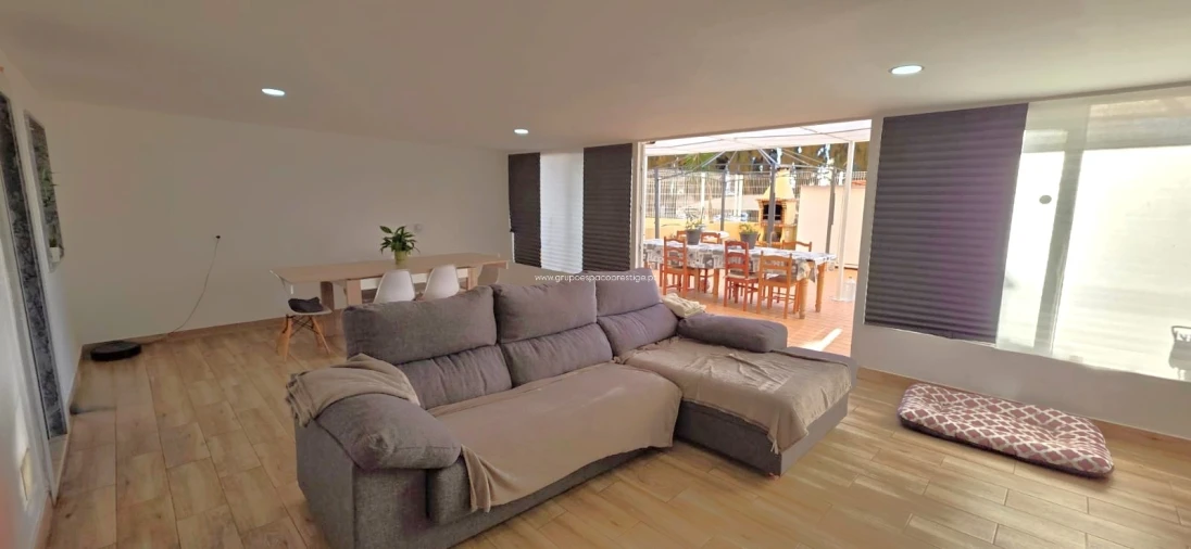 Apartamento T2 para Venda em Quelfes Foto 2