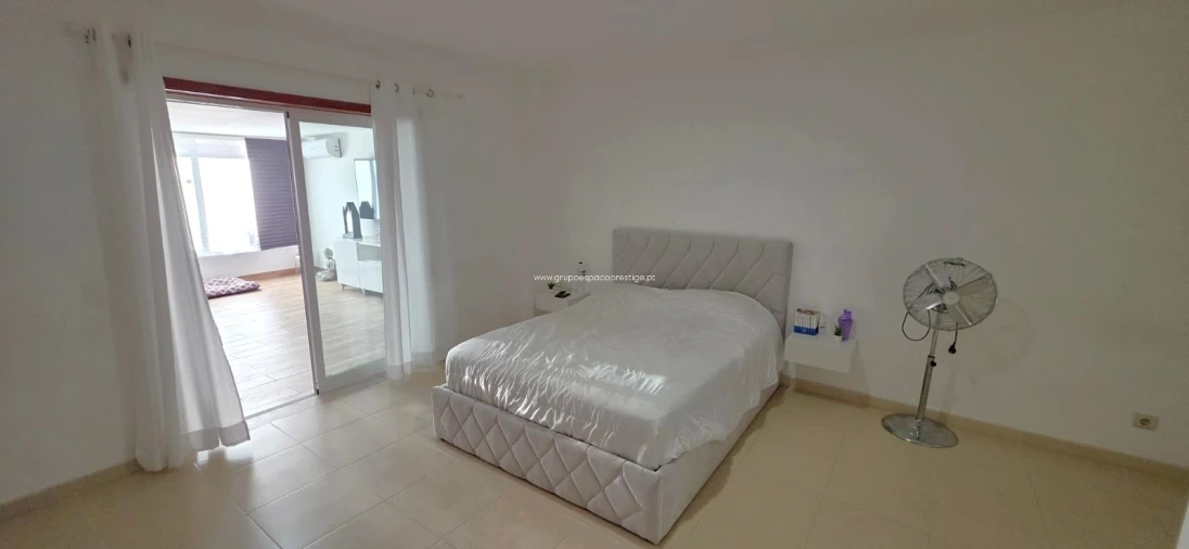 Apartamento T2 para Venda em Quelfes Foto 18