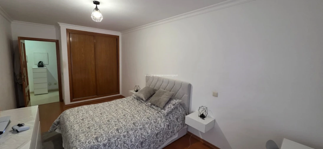 Apartamento T2 para Venda em Quelfes Foto 15
