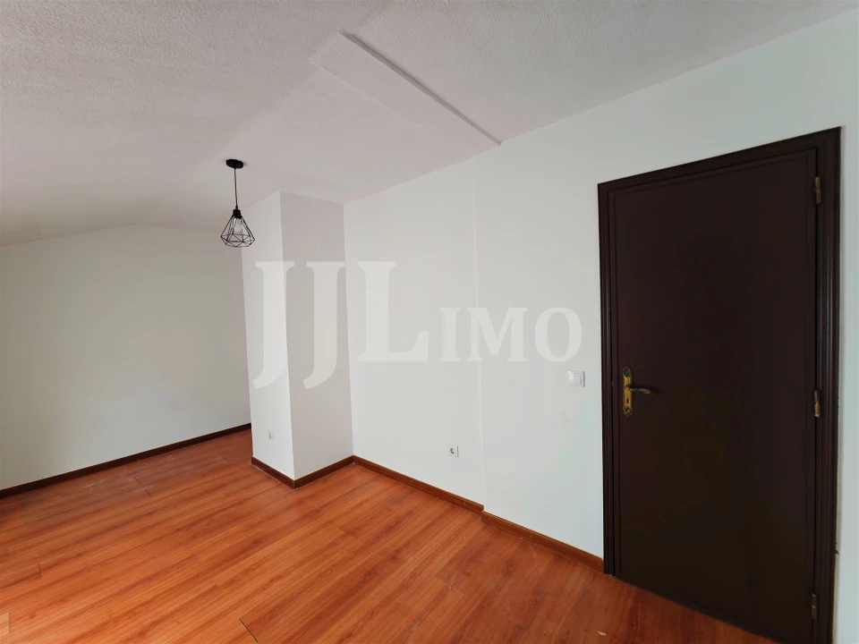 Apartamento T5 para Venda em Carcavelos e Parede Foto 35