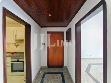 Apartamento T5 para Venda em Carcavelos e Parede