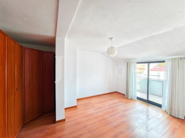 Apartamento T5 para Venda em Carcavelos e Parede
