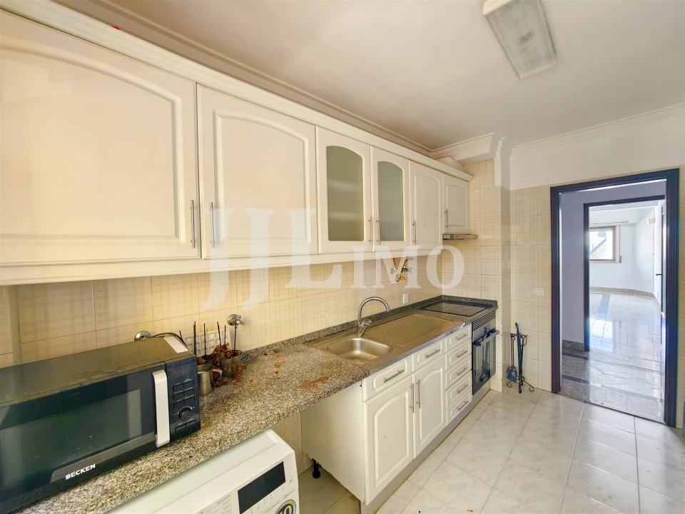 Apartamento T5 para Venda em Carcavelos e Parede Foto 18