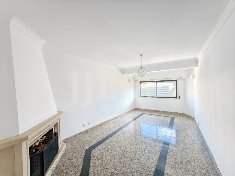Apartamento T5 para Venda em Carcavelos e Parede Foto 6