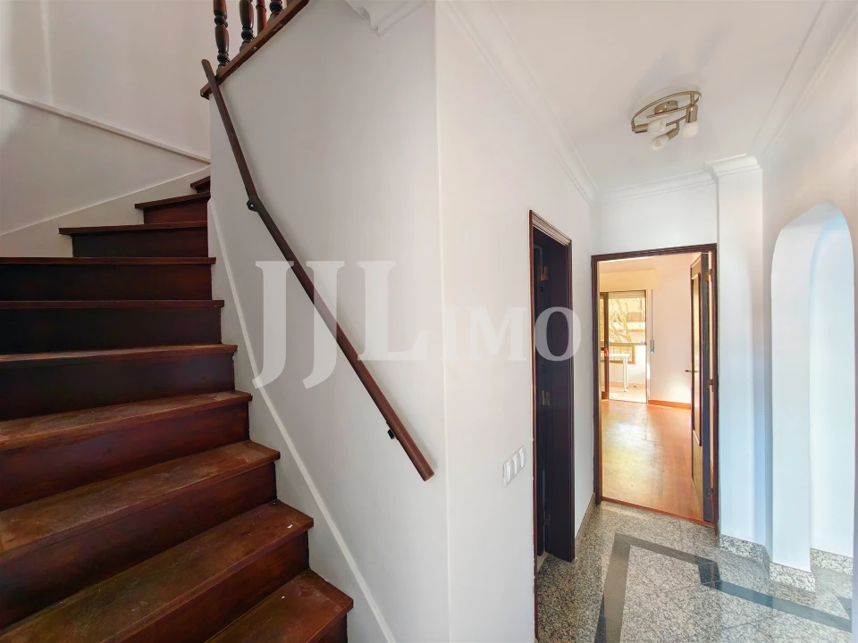 Apartamento T5 para Venda em Carcavelos e Parede Foto 16