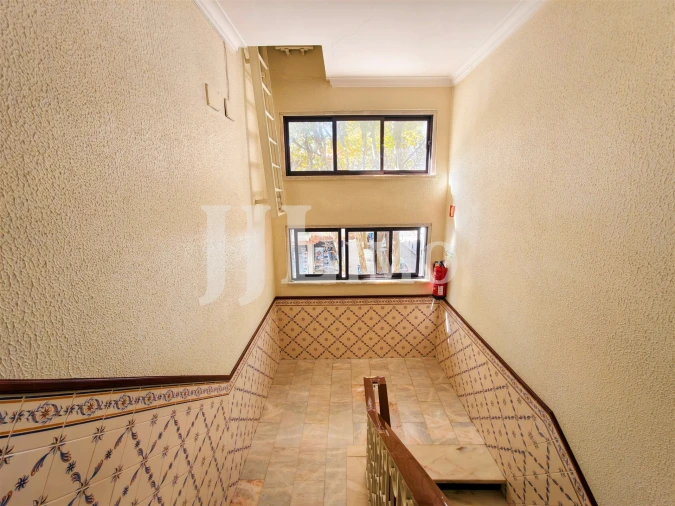 Apartamento T5 para Venda em Carcavelos e Parede Foto 36