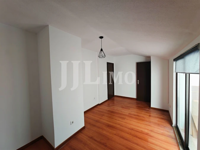 Apartamento T5 para Venda em Carcavelos e Parede Foto 32