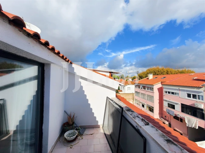 Apartamento T5 para Venda em Carcavelos e Parede Foto 29