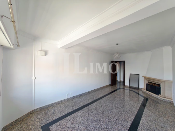 Apartamento T5 para Venda em Carcavelos e Parede Foto 7