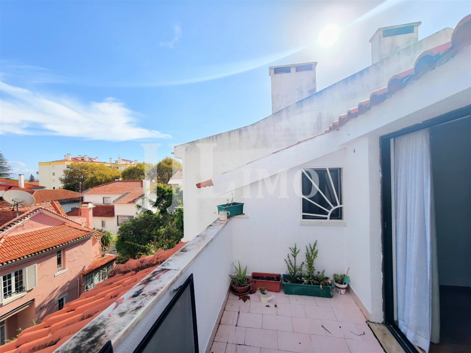 Apartamento T5 para Venda em Carcavelos e Parede Foto 27