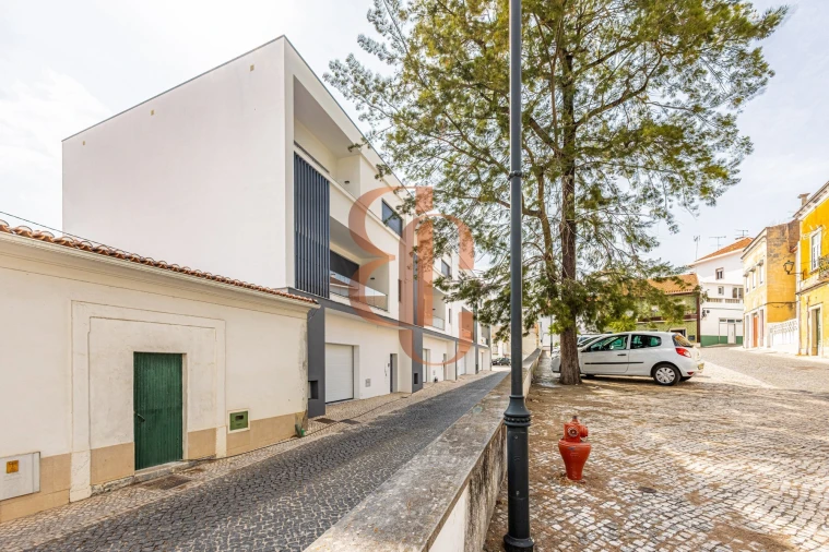 Moradia T3 para Venda em Rio Maior Foto 2