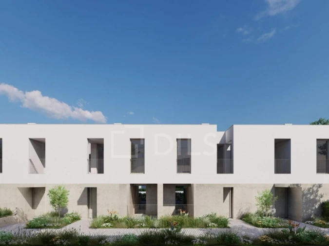 Moradia T1 para Venda em Lagos (São Sebastião e Santa Maria) Foto 2