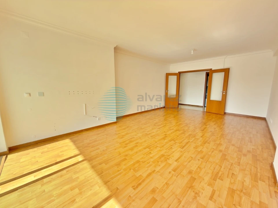 Apartamento T2 para Venda em Santa Maria, São Pedro e Matacães Foto 5