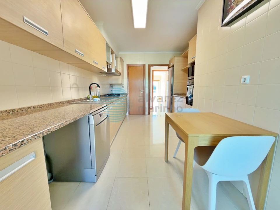 Apartamento T2 para Venda em Santa Maria, São Pedro e Matacães Foto 9