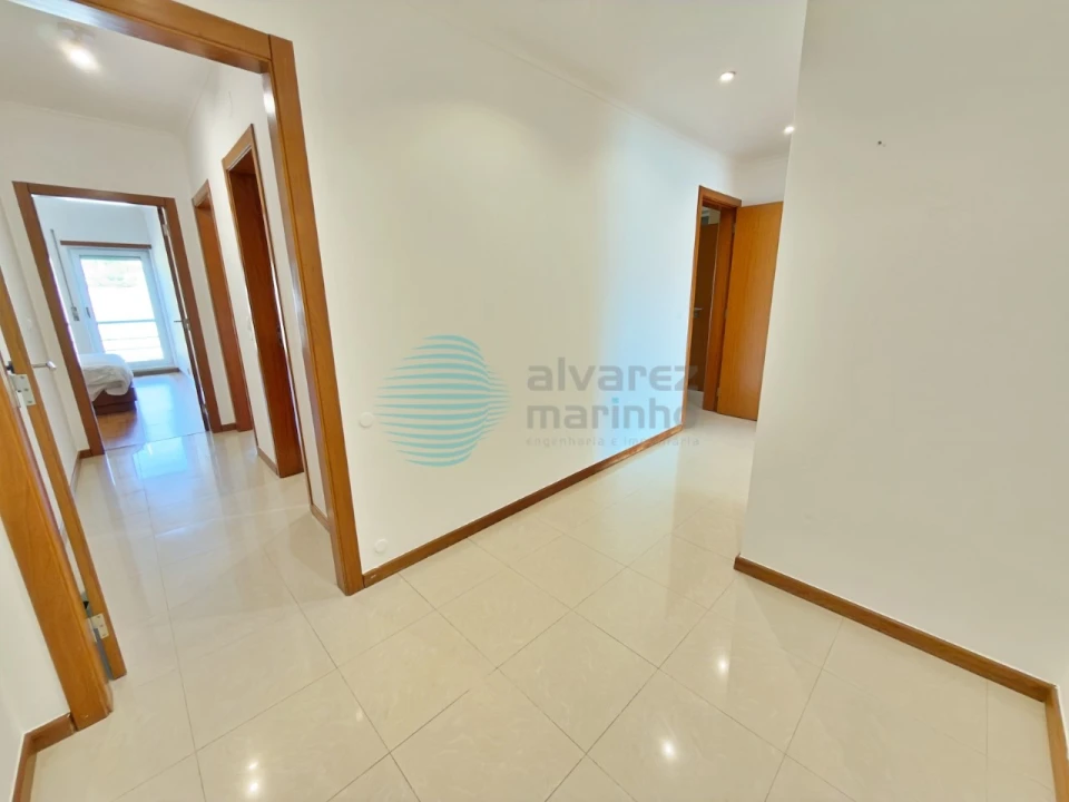 Apartamento T2 para Venda em Santa Maria, São Pedro e Matacães Foto 2