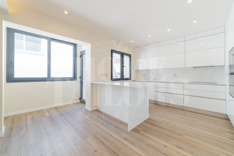 Apartamento T4 para Venda em Almada, Cova da Piedade, Pragal e Cacilhas Foto 7