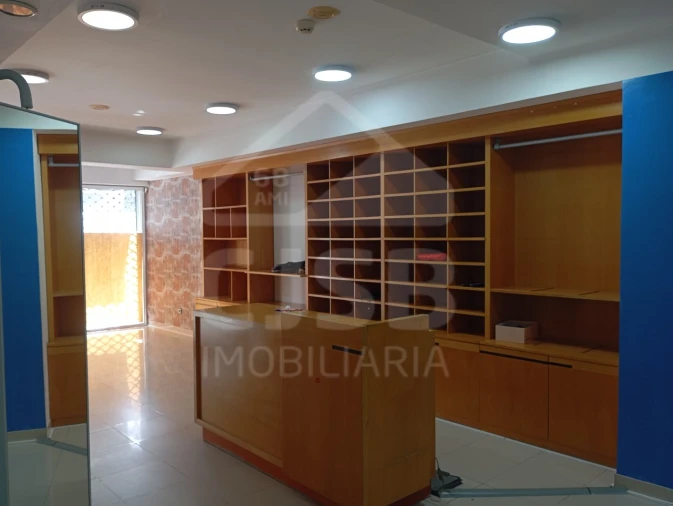 Loja para Arrendamento em Castanheira do Ribatejo e Cachoeiras Foto 4