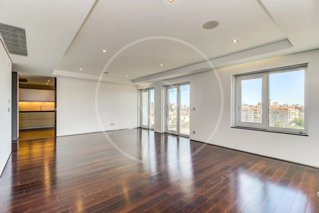 Apartamento T6 para Venda em Avenidas Novas Foto 4