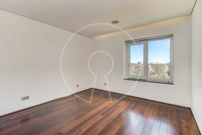 Apartamento T6 para Venda em Avenidas Novas