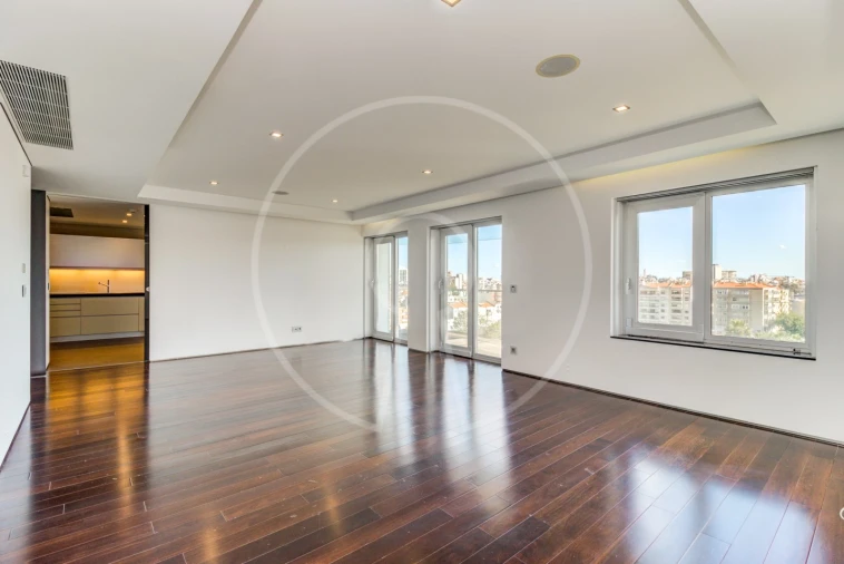 Apartamento T6 para Venda em Avenidas Novas Foto 4