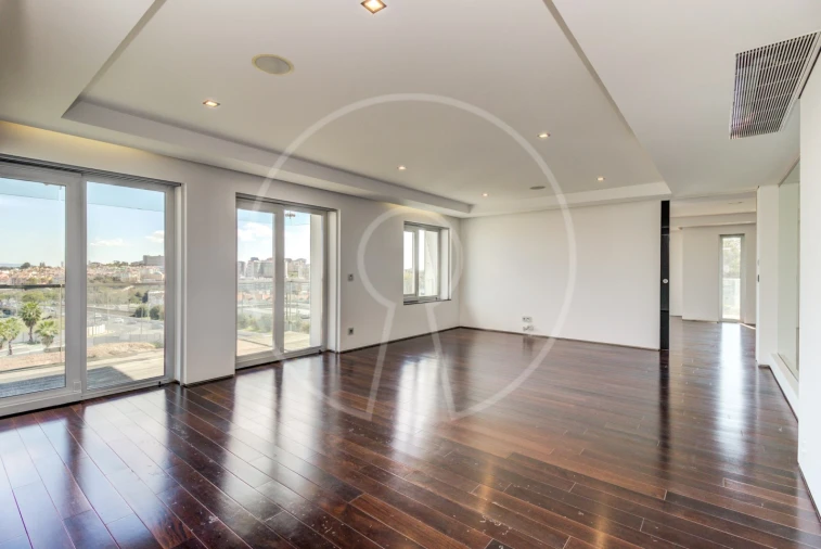 Apartamento T6 para Venda em Avenidas Novas Foto 5