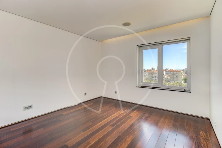 Apartamento T6 para Venda em Avenidas Novas Foto 32