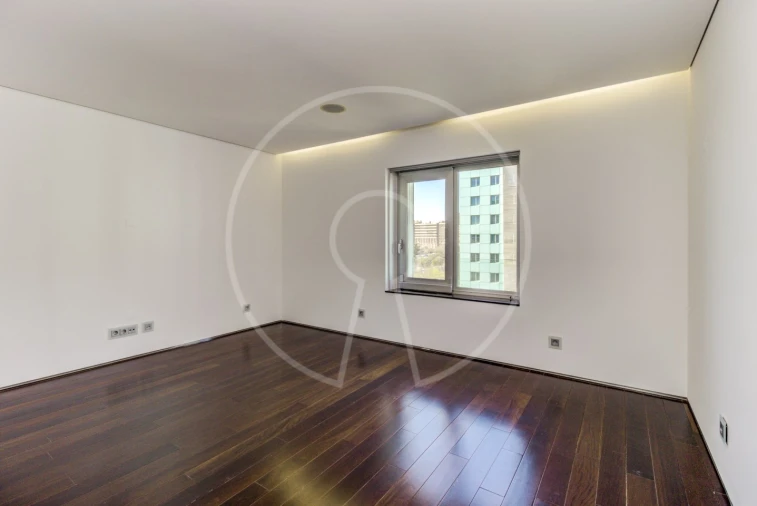 Apartamento T6 para Venda em Avenidas Novas Foto 38