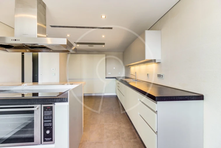 Apartamento T6 para Venda em Avenidas Novas Foto 46