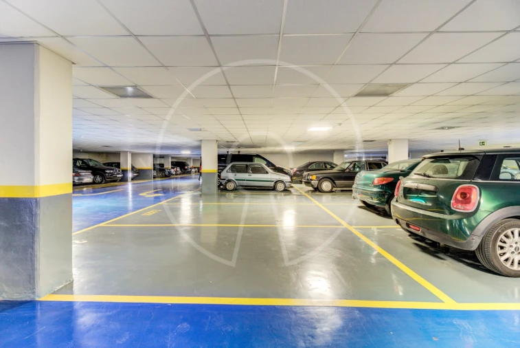 Apartamento T6 para Venda em Avenidas Novas Foto 60