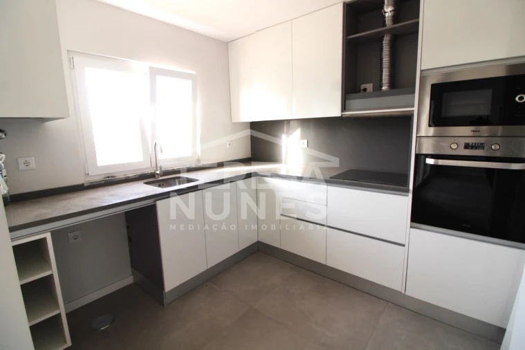 Apartamento T2 para Venda em Quinta do Conde Foto 2