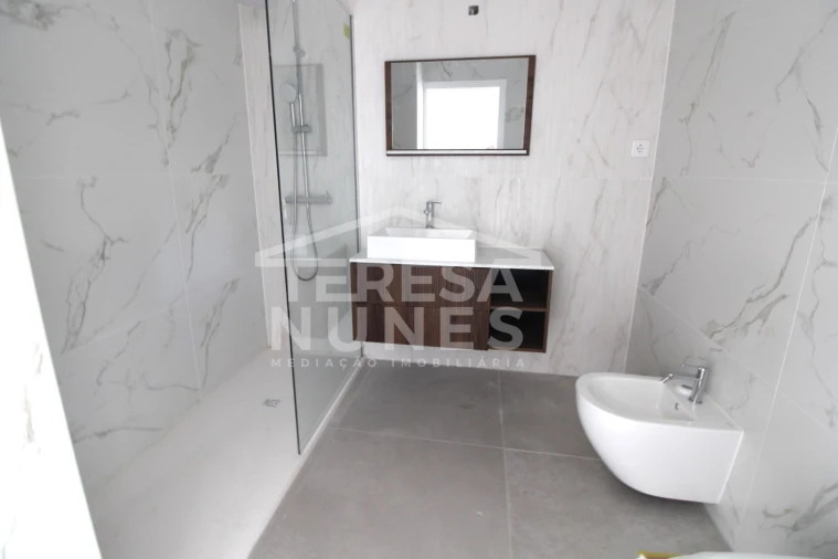 Apartamento T2 para Venda em Quinta do Conde Foto 3