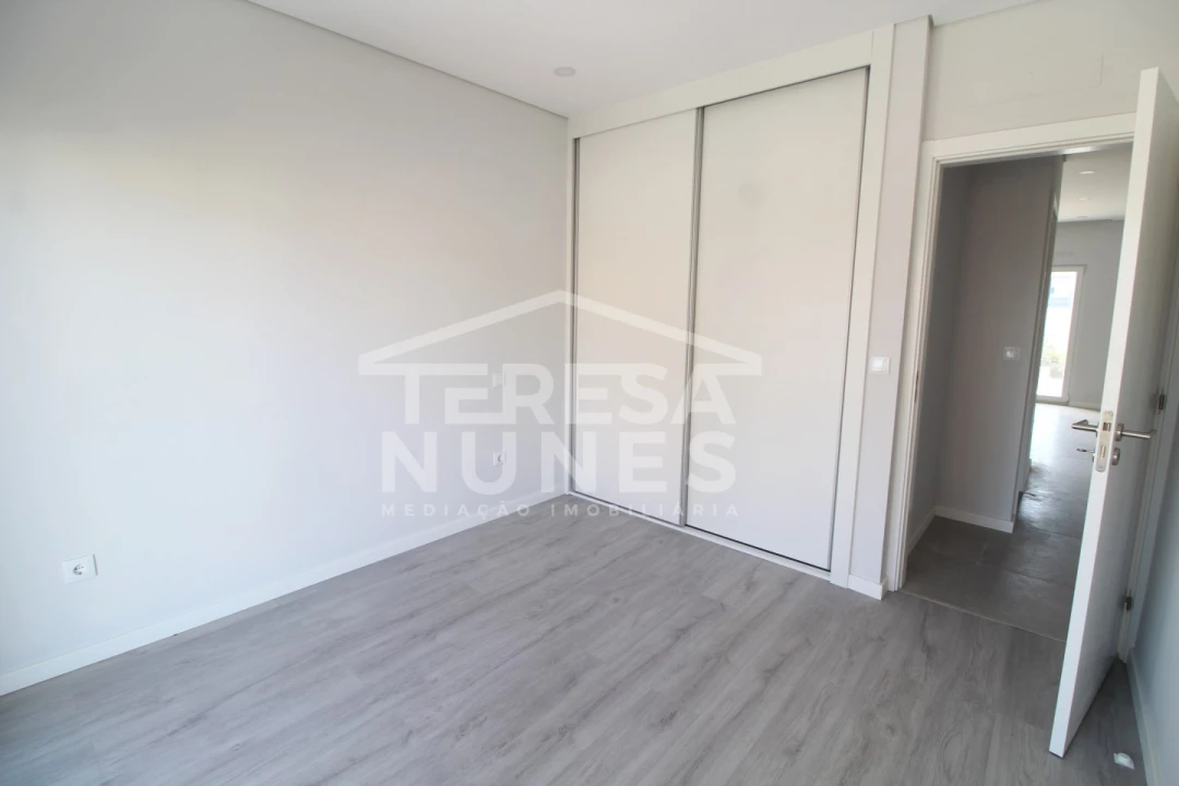 Apartamento T2 para Venda em Quinta do Conde Foto 9