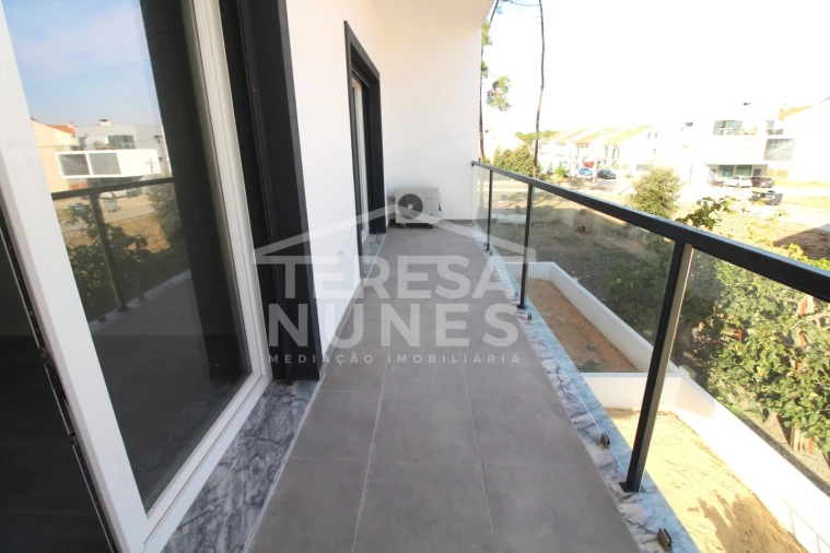 Apartamento T2 para Venda em Quinta do Conde Foto 4