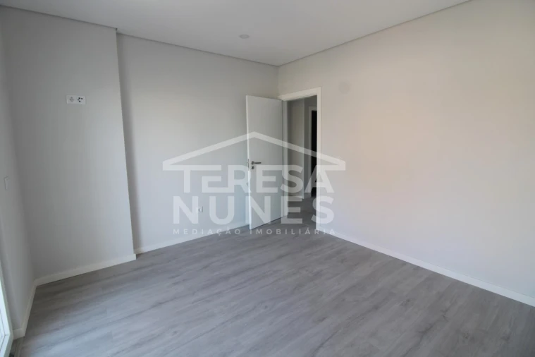 Apartamento T2 para Venda em Quinta do Conde Foto 8