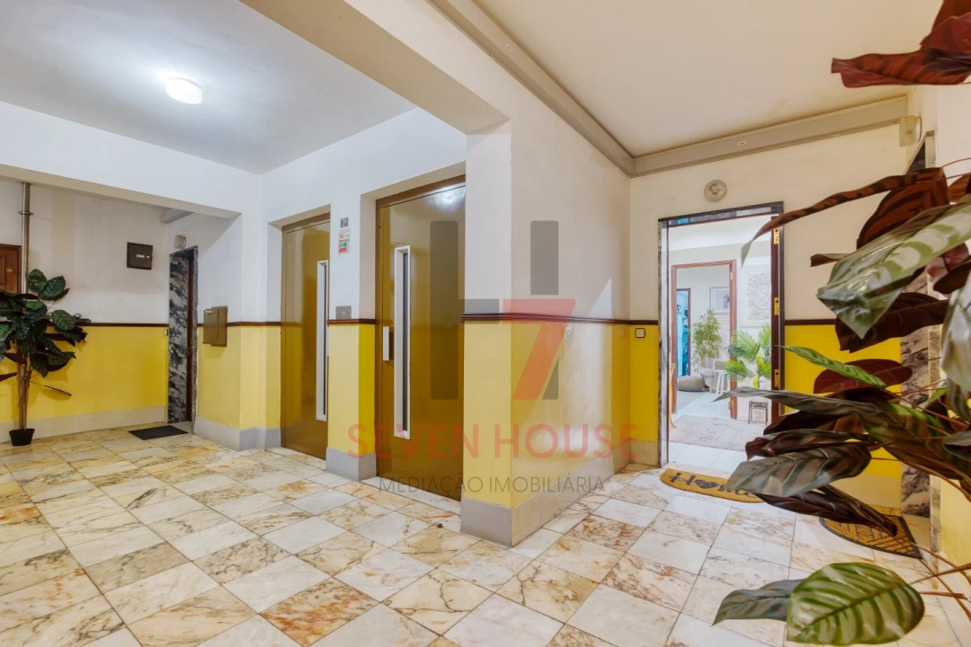 Apartamento T2 para Venda em Santo António dos Cavaleiros e Frielas Foto 5