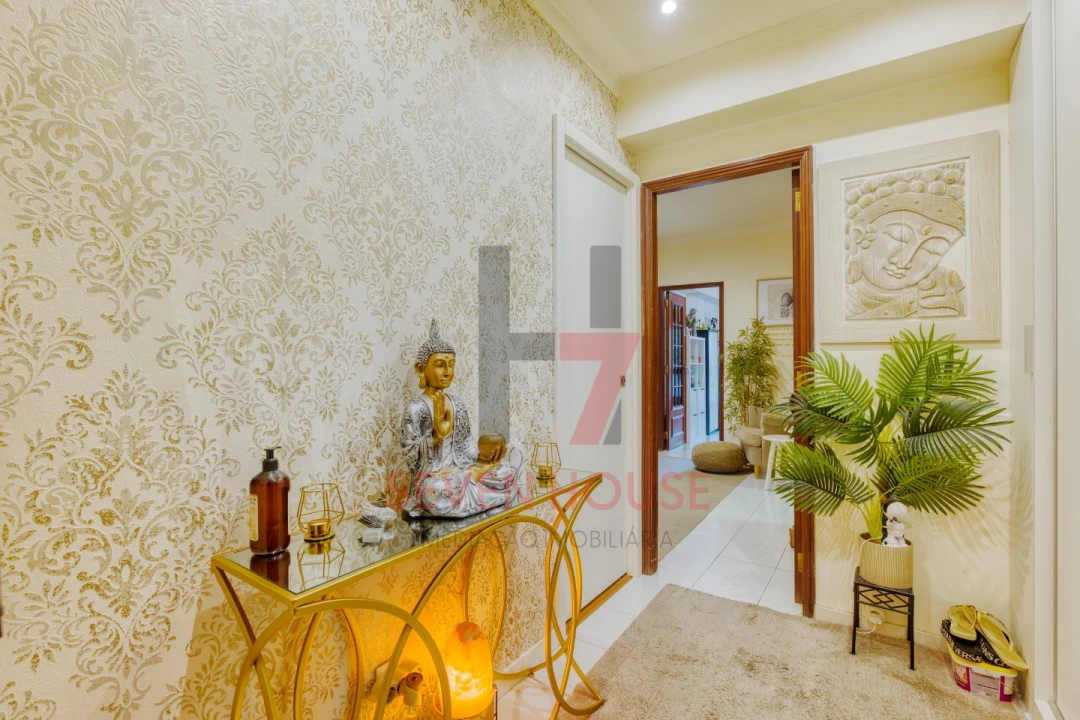 Apartamento T2 para Venda em Santo António dos Cavaleiros e Frielas Foto 6