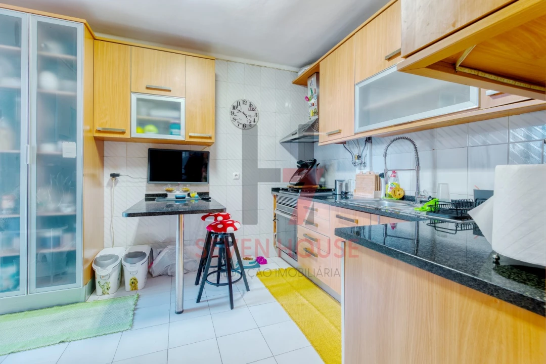 Apartamento T2 para Venda em Santo António dos Cavaleiros e Frielas Foto 9