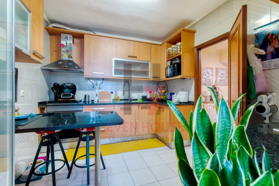 Apartamento T2 para Venda em Santo António dos Cavaleiros e Frielas Foto 10