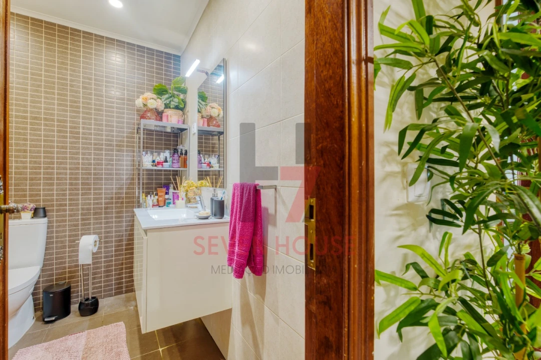 Apartamento T2 para Venda em Santo António dos Cavaleiros e Frielas Foto 20